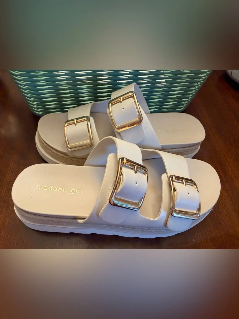 Madden Girl's Mythicall flatform sandal SZ 10 Cream with Gold